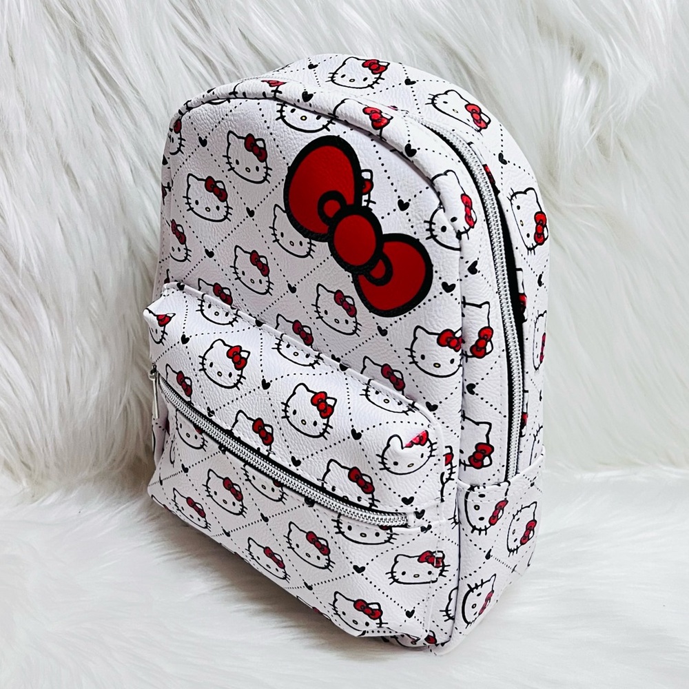 Hello Kitty Backpack - Picture 2 of 3